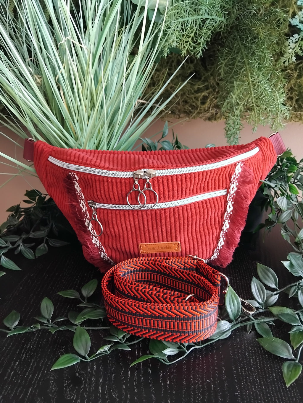 Sac banane velours bordeaux unique