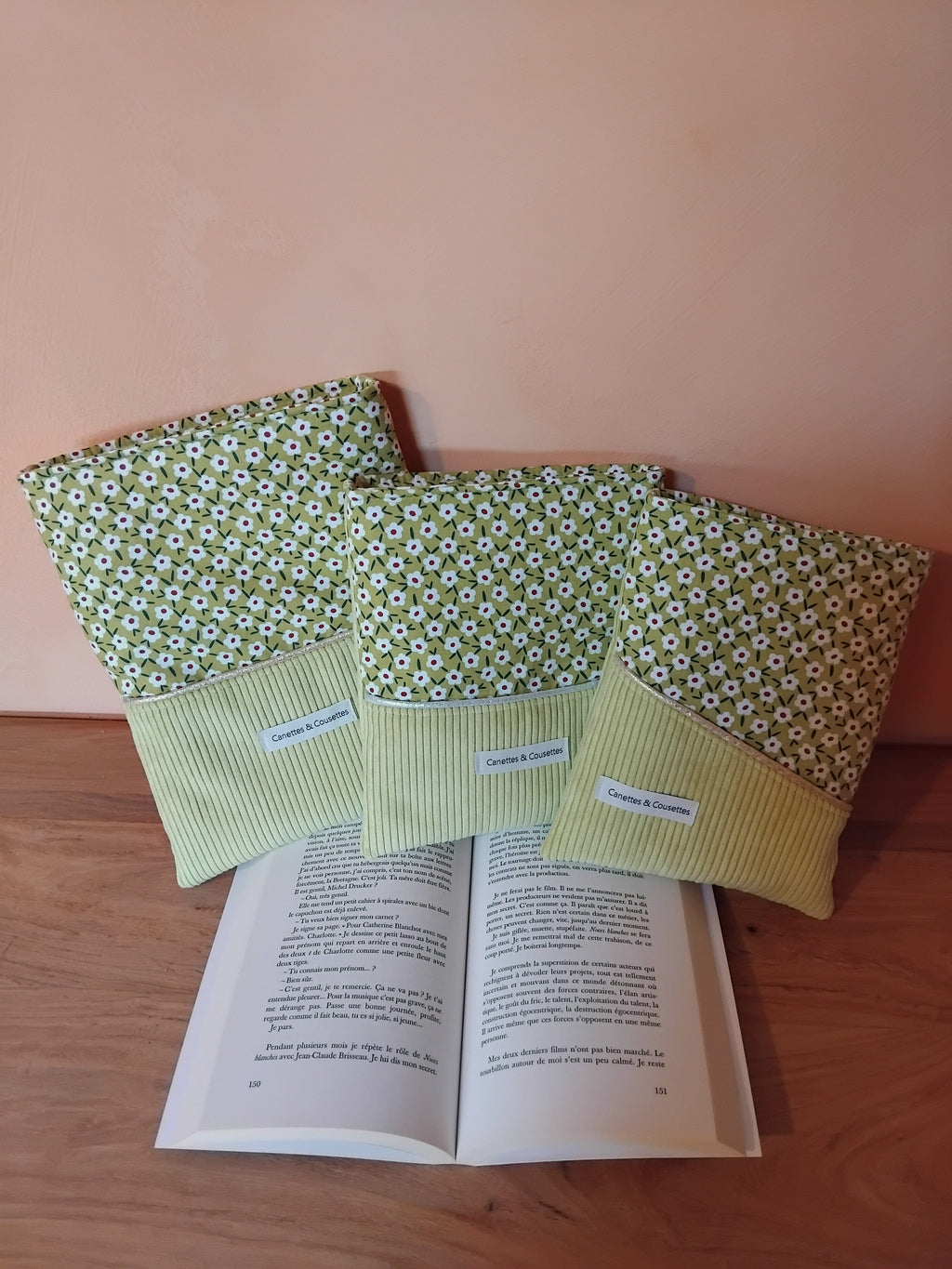 Housses à livres de trois tailles en velours