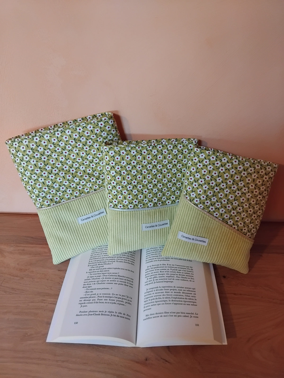 Housses à livres de trois tailles en velours