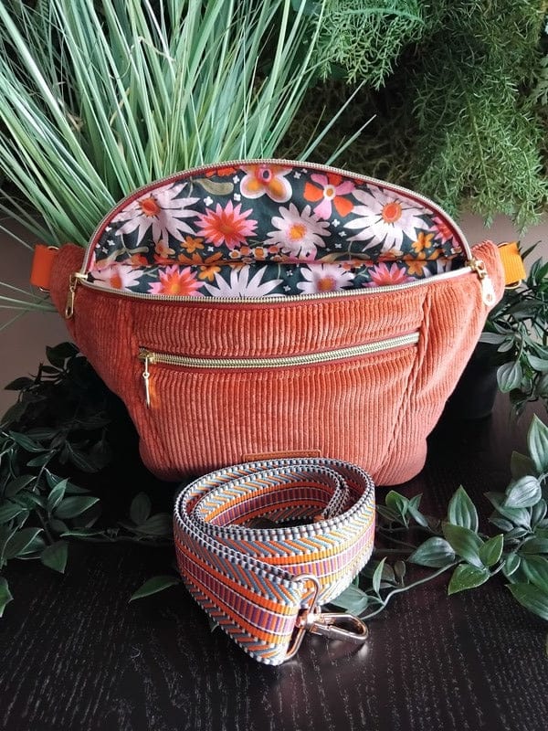 Sac banane en velour terracotta avec sangle amovible