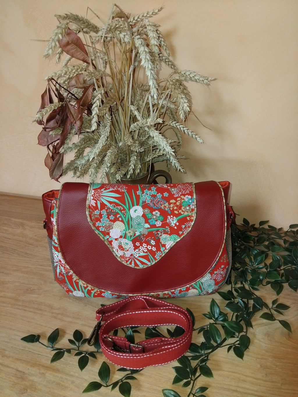 Sac bandoulière en simili cuir et suédine