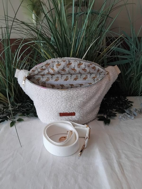 sacs banane confectionnés en tissus bouclette teddy, coloris blanche