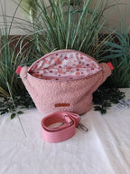sacs banane confectionnés en tissus bouclette teddy, coloris rose